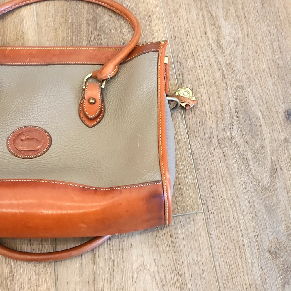 Vintage Dooney and Bourke Satchel - Picture 4 of 6